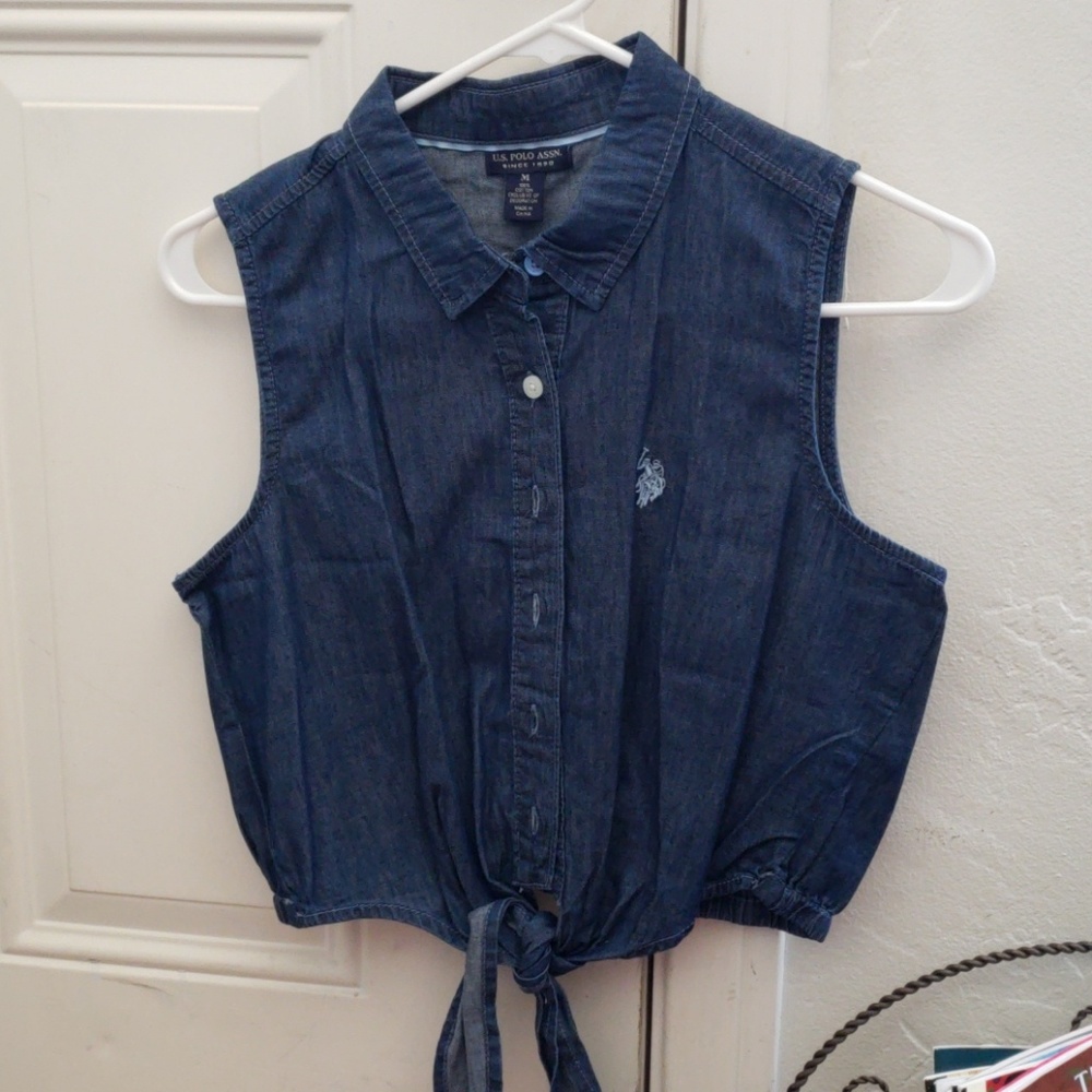 Crop. U.S. polo shirt